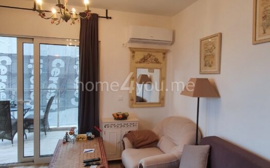 Jednosoban stan sa velikom terasom sa djakuzijem i panoramskim pogledom na more, Sunny side resort, Becici