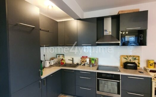 Jednosoban stan sa velikom terasom sa djakuzijem i panoramskim pogledom na more, Sunny side resort, Becici