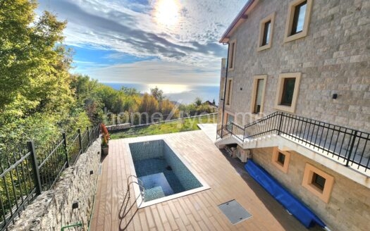 Dvije tradicionalne kamene vile sa fantasticnim pogledom na more, Kuljace, Budva