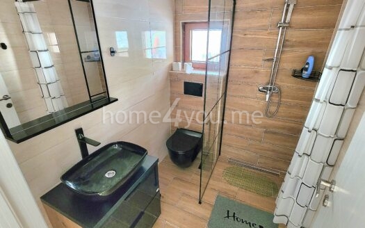 Dvije tradicionalne kamene vile sa fantasticnim pogledom na more, Kuljace, Budva