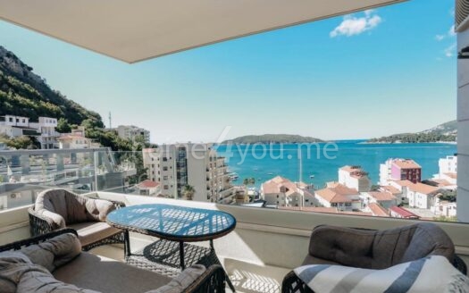 Luksuzan penthouse sa parking mjestom, Rafailovici, Budva