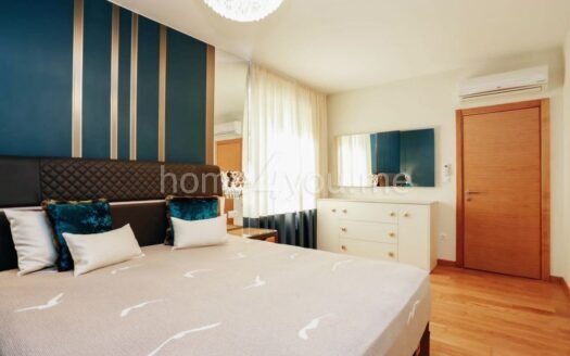 Luksuzan penthouse sa parking mjestom, Rafailovici, Budva