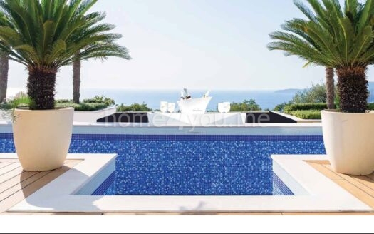 Ekskluzivna vila sa bazenom i panoramskim pogledom na more