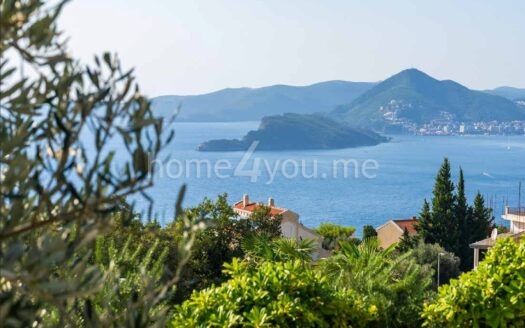 Ekskluzivna vila sa bazenom i panoramskim pogledom na more