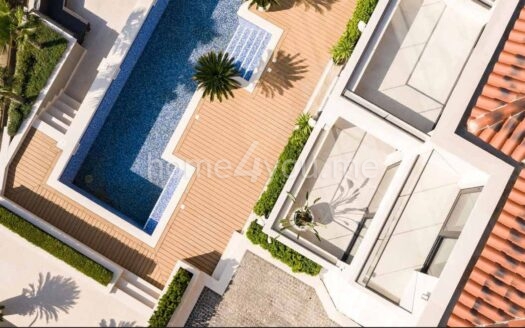 Ekskluzivna vila sa bazenom i panoramskim pogledom na more