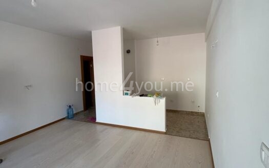 Trosoban stan u novoj zgradi, Golubovina, Budva