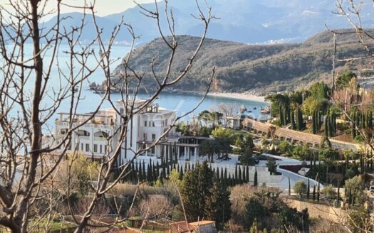 Urbanizovan plac sa pogledom na more, Rijeka Reževići, Budva