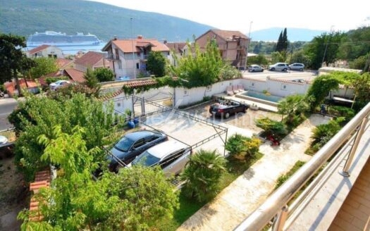 Dvosoban stan u manjoj zgradi sa bazenom, Djenovići, Herceg Novi