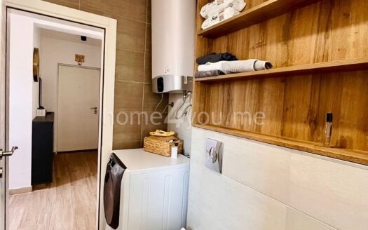 Trosoban moderno namješten stan, Žrtava fašizma, Obilaznica, Budva