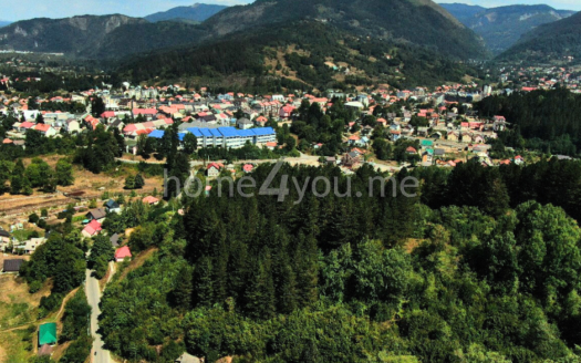 Земельный участок в отличном месте, предназначенный для строительства туристического апарт-отеля, Колашин