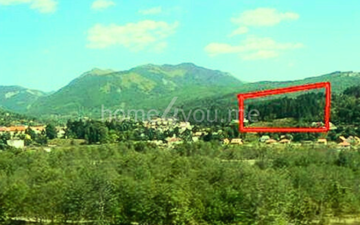 Земельный участок в отличном месте, предназначенный для строительства туристического апарт-отеля, Колашин