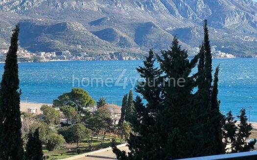 Luksuzan stan sa tri spavaće sobe i panoramskim pogledom na more, Harmonia, Budva