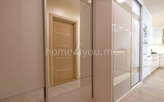 Dvosoban namješten stan u zgradi Nivel, Rozino, Budva