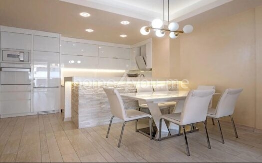 Dvosoban namješten stan u zgradi Nivel, Rozino, Budva