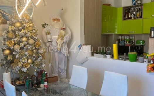 Luksuzan stan sa tri spavaće sobe i panoramskim pogledom na more, Harmonia, Budva