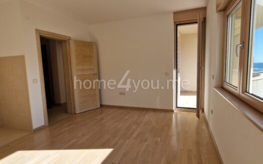 Prodaja stanova u manjoj zgradni sa bazenom, Ivanovići, Bečići