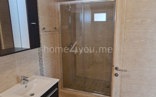 Prodaja stanova u manjoj zgradni sa bazenom, Ivanovići, Bečići