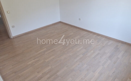 Prodaja stanova u manjoj zgradni sa bazenom, Ivanovići, Bečići