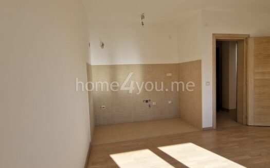 Prodaja stanova u manjoj zgradni sa bazenom, Ivanovići, Bečići