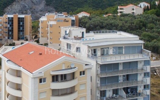 Prodaja stanova u manjoj zgradni sa bazenom, Ivanovići, Bečići