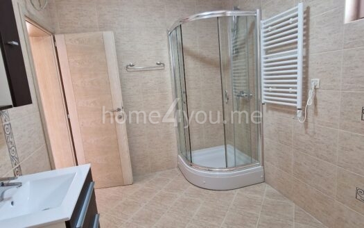 Prodaja stanova u manjoj zgradni sa bazenom, Ivanovići, Bečići