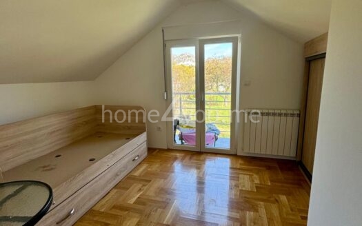 Nov, dvosoban stan na duži najam, Centar, Cetinje