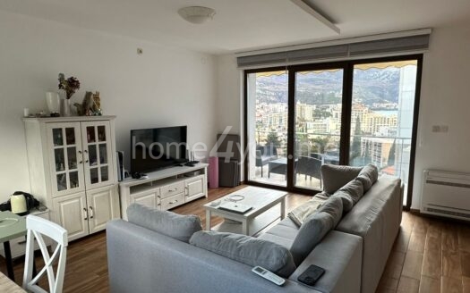 Jednosoban namješten stan sa pogledom na more, Bulevar, Bečići, Budva