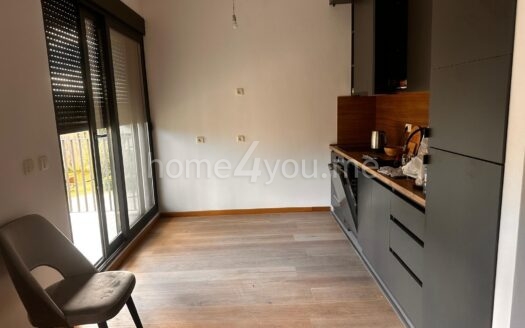 Namješten dvosoban stan u novogradnji, Donja Lastva, Tivat