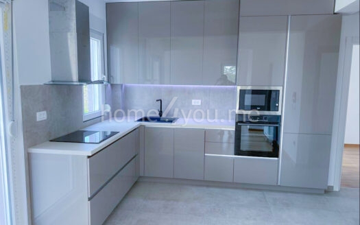 Two-bedroom furnished apartment with a garage in a new building, Mažine, Tivat