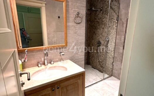 Luksuzna vila na prvoj liniji mora sa sopstvenom pontom, Stoliv, Kotor