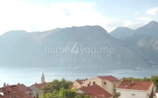 Kuća sa pogledom na Bokokotorski zaliv, Sveti Stasije, Dobrota, Kotor