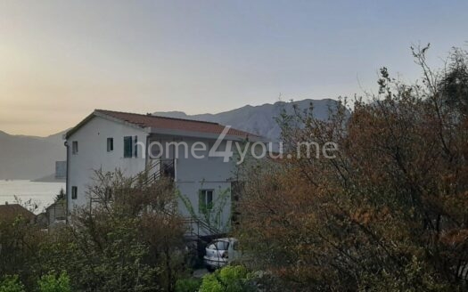 Kuća sa pogledom na Bokokotorski zaliv, Sveti Stasije, Dobrota, Kotor