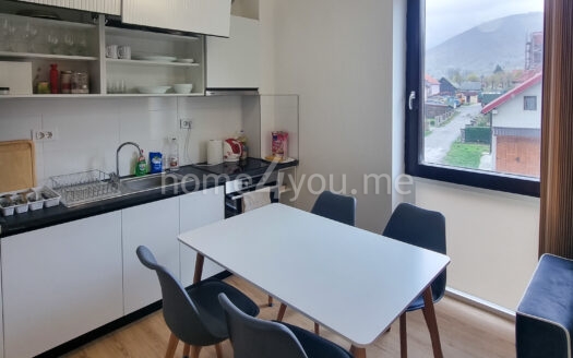 Namješten jednosoban stan sa garažom, novogradnja, Kolašin