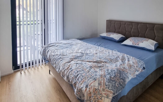 Namješten jednosoban stan sa garažom, novogradnja, Kolašin