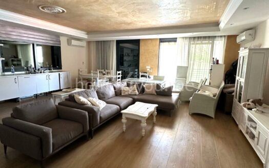 Luksuzna vila na prvoj liniji mora sa sopstvenom pontom, Stoliv, Kotor