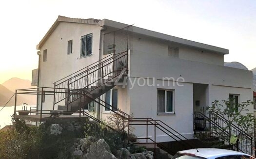 Kuća sa pogledom na Bokokotorski zaliv, Sveti Stasije, Dobrota, Kotor