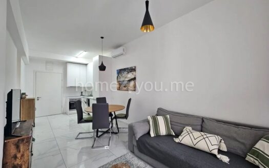 Namješten jednosoban stan sa pogledom na more, Bečići, Budva