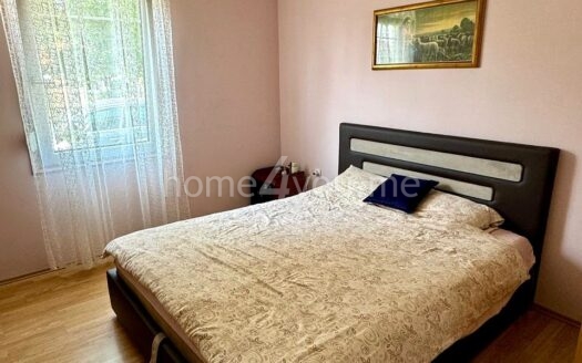 Namještena dvoetažna porodična kuća, Cetinje