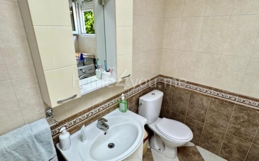 Namještena dvoetažna porodična kuća, Cetinje