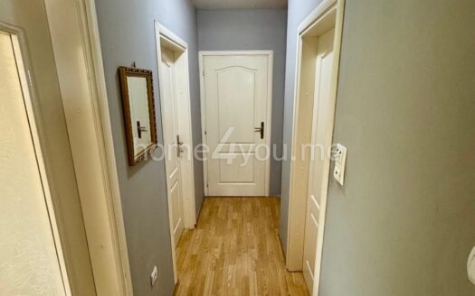 Namještena dvoetažna porodična kuća, Cetinje