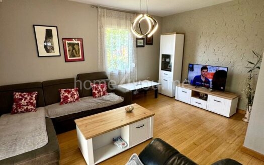 Namještena dvoetažna porodična kuća, Cetinje