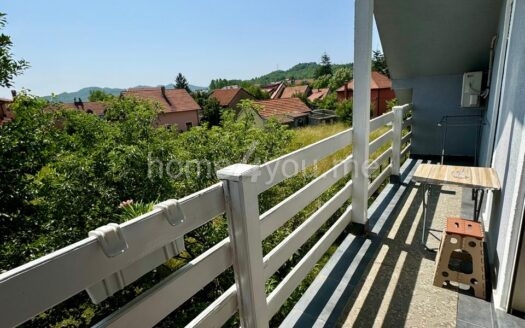 Namještena dvoetažna porodična kuća, Cetinje