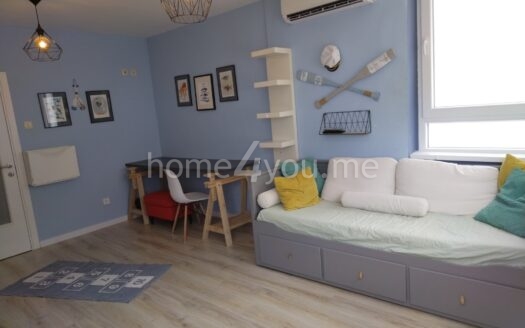 Trosoban namjesten stan sa parking mjestom, Adok naselje, Budva