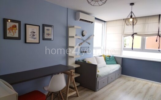 Trosoban namjesten stan sa parking mjestom, Adok naselje, Budva