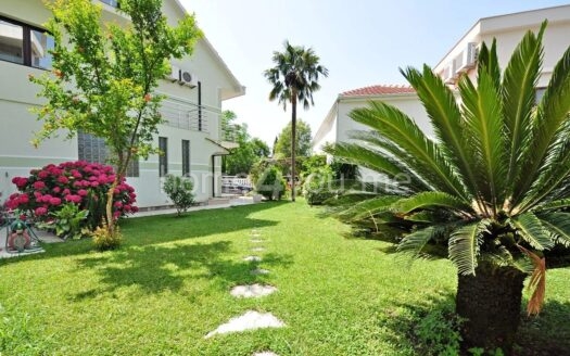 Porodična kuća na prodaju – Seljanovo, Tivat