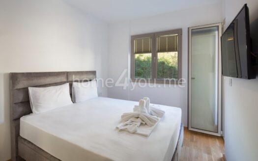 Jednosoban namješten stan u novogradnji, Bečići, Budva