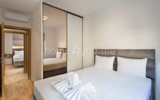 Jednosoban namješten stan u novogradnji, Bečići, Budva