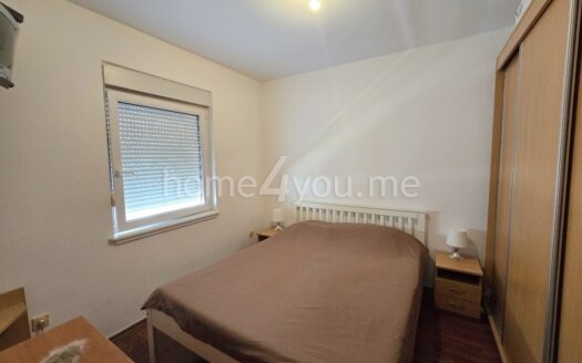 Three-bedroom apartment in Maine, Budva