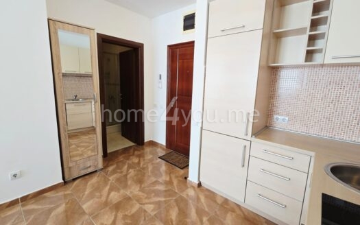 Jednosoban stan za dugoročni najam, Lazi, Budva