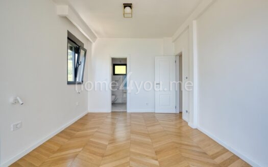 Vila sa bazenom i panoramskim pogledom na Sveti Stefan, Tudorovići, Budva